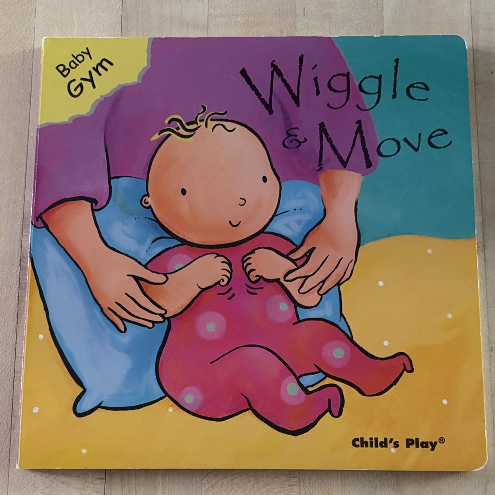 Wiggle & Move Baby Gym Book - Multicolor